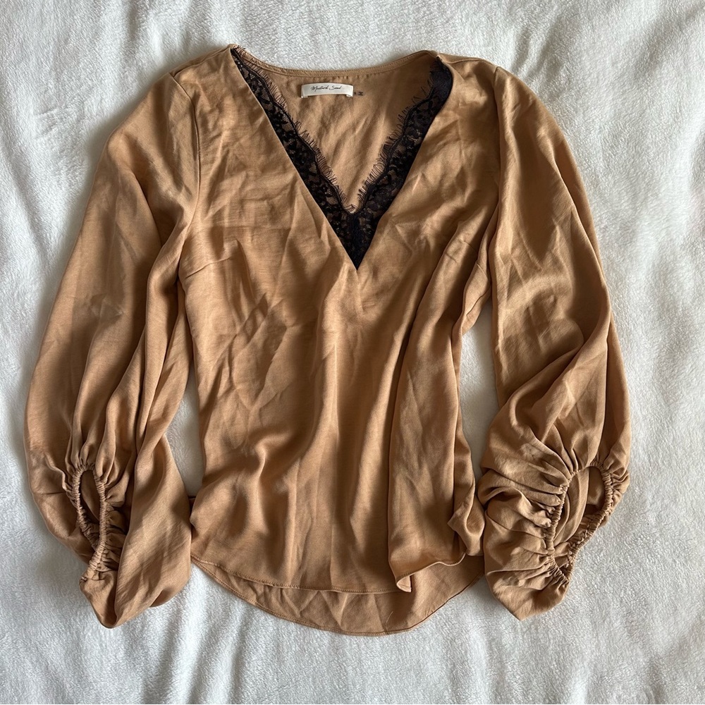 Mustard Seed Long Balloon Sleeve Lace Detail V-Neck Sz S